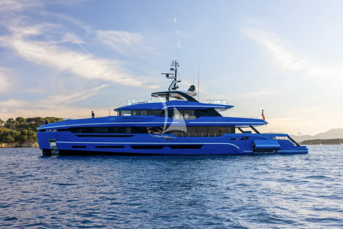 SUI GENERIS yacht photo