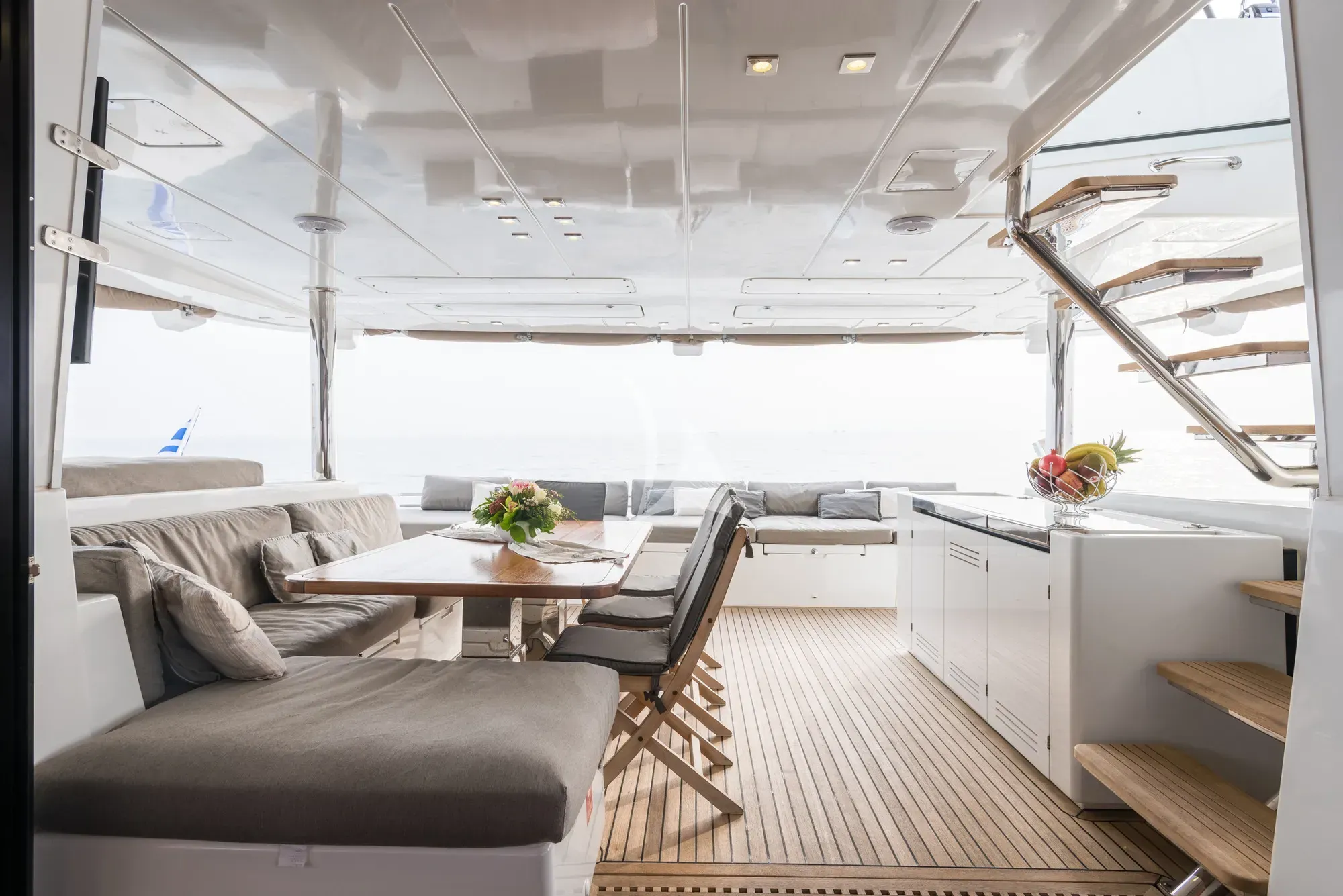 SELENE yacht photo