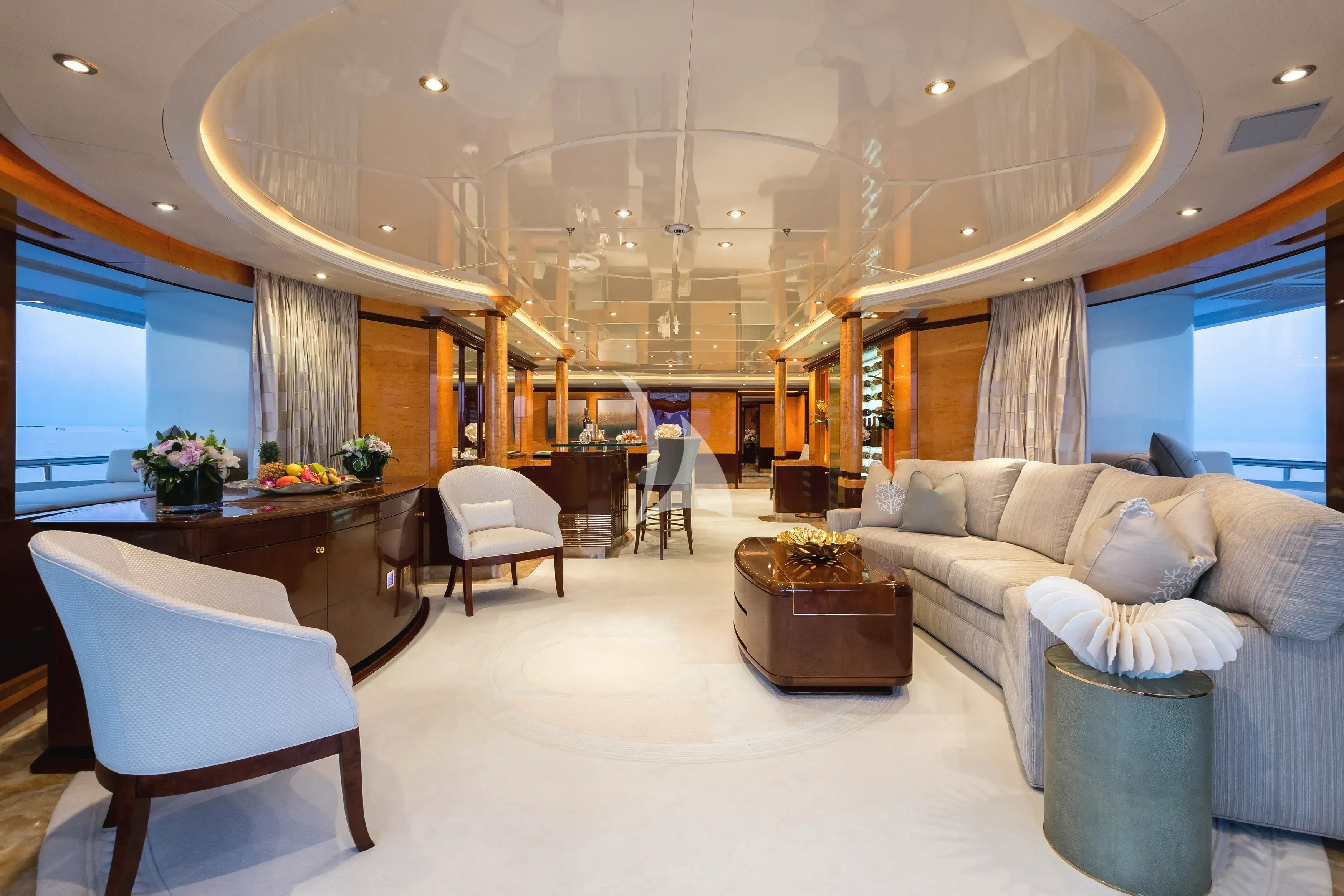 LUCKY LADY - interior 5