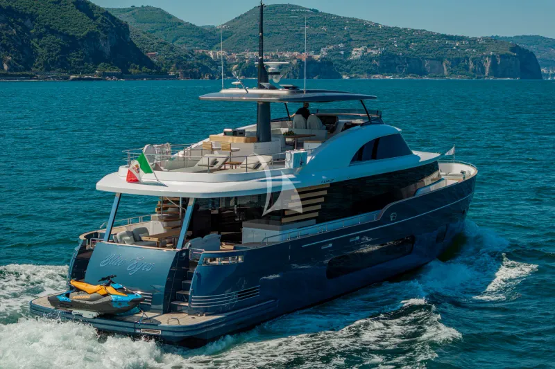 BLUE EYES yacht photo