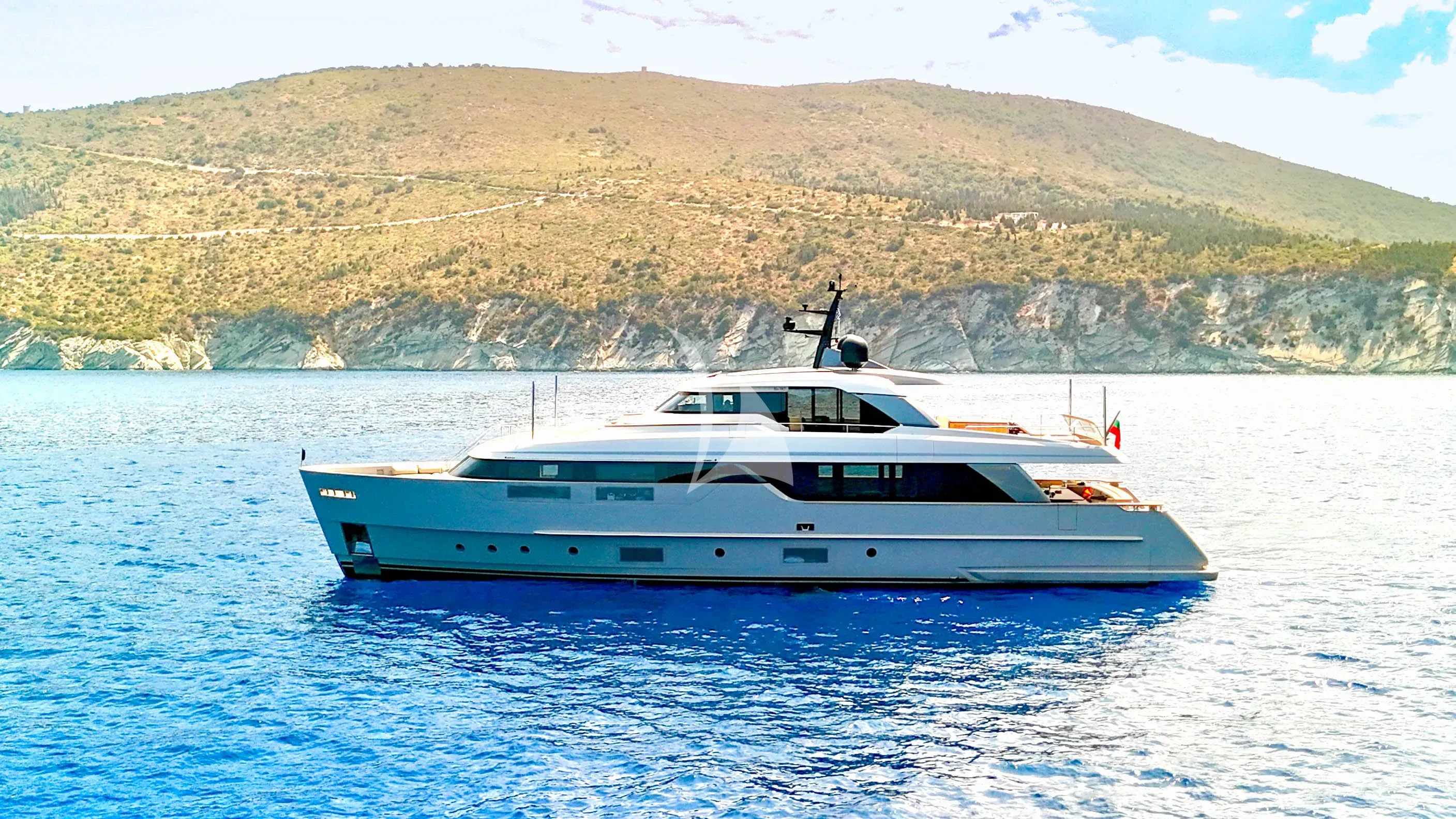 FLORI yacht photo