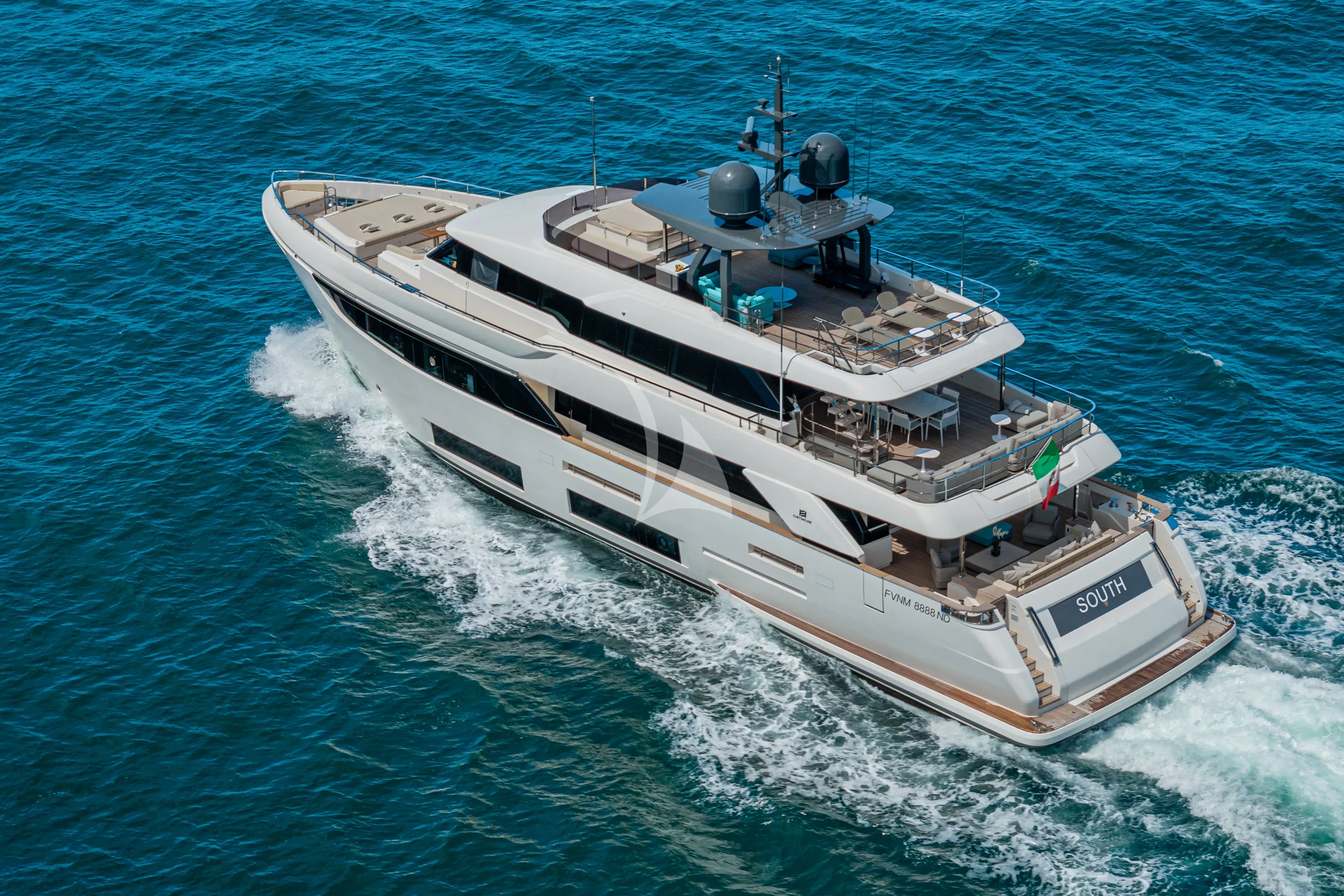 SOUTH yacht photo