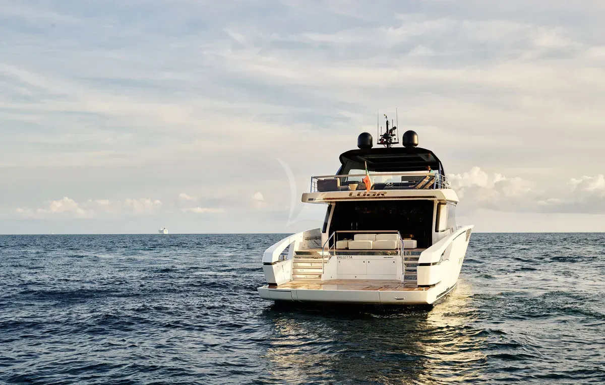 LUAR yacht photo