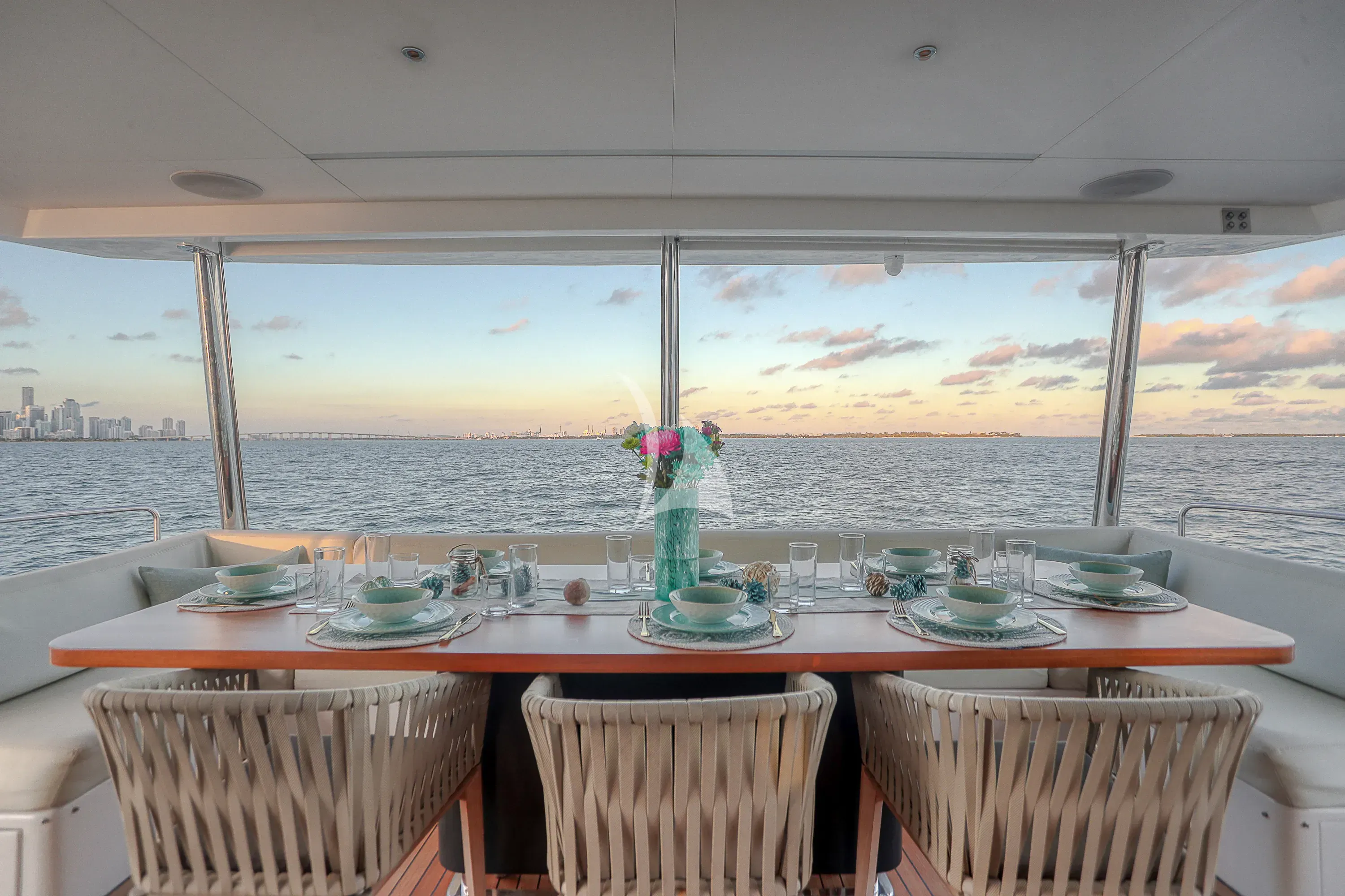 SAINT yacht photo