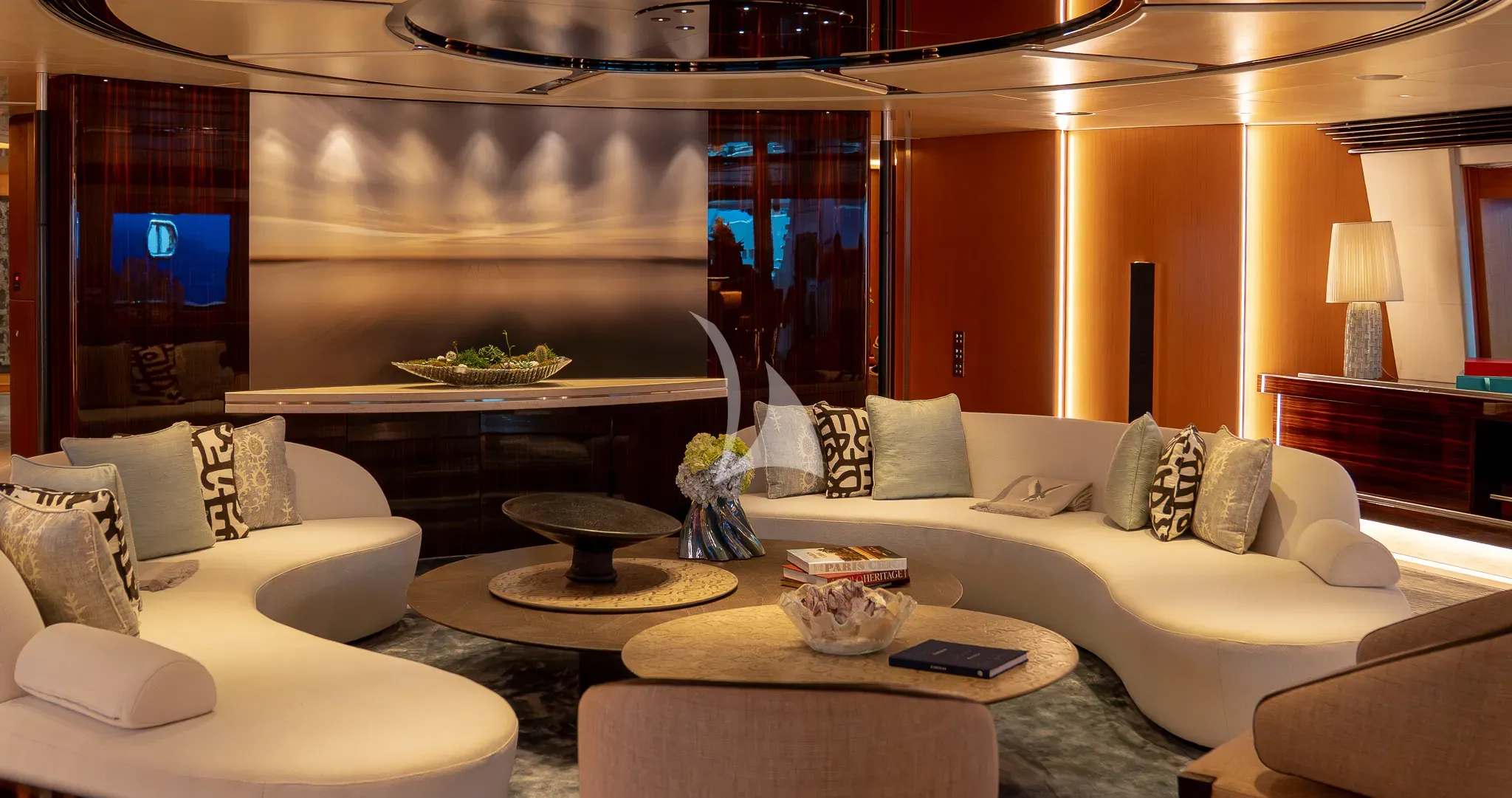 MALTESE FALCON - interior 6