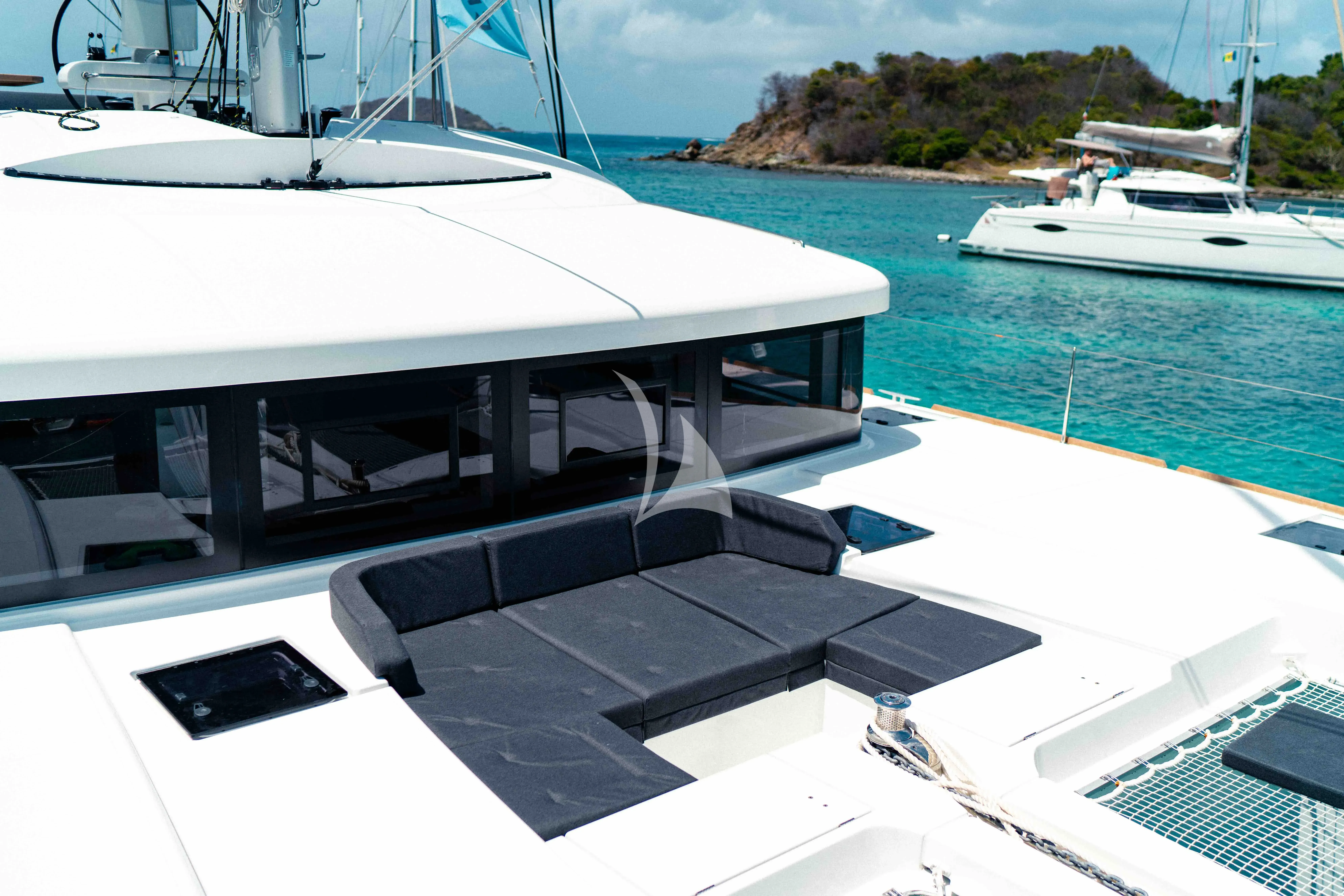 AKANA yacht photo