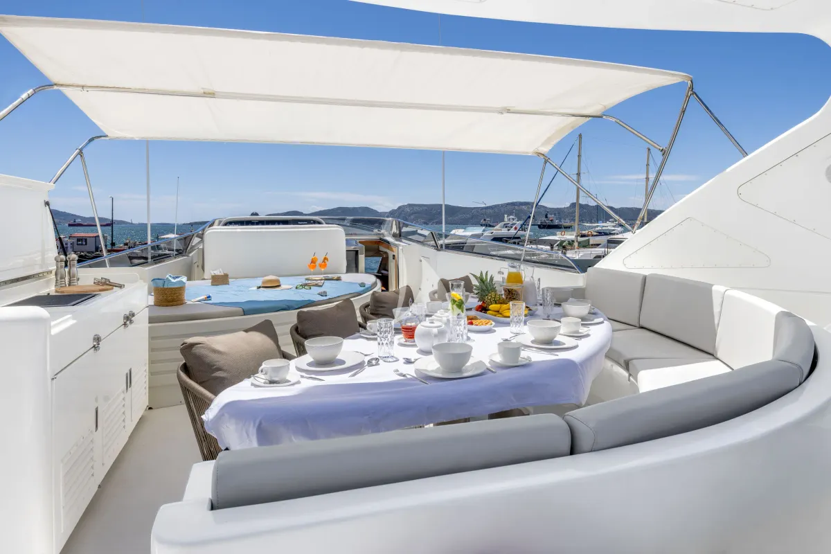 AZURE ONE yacht photo