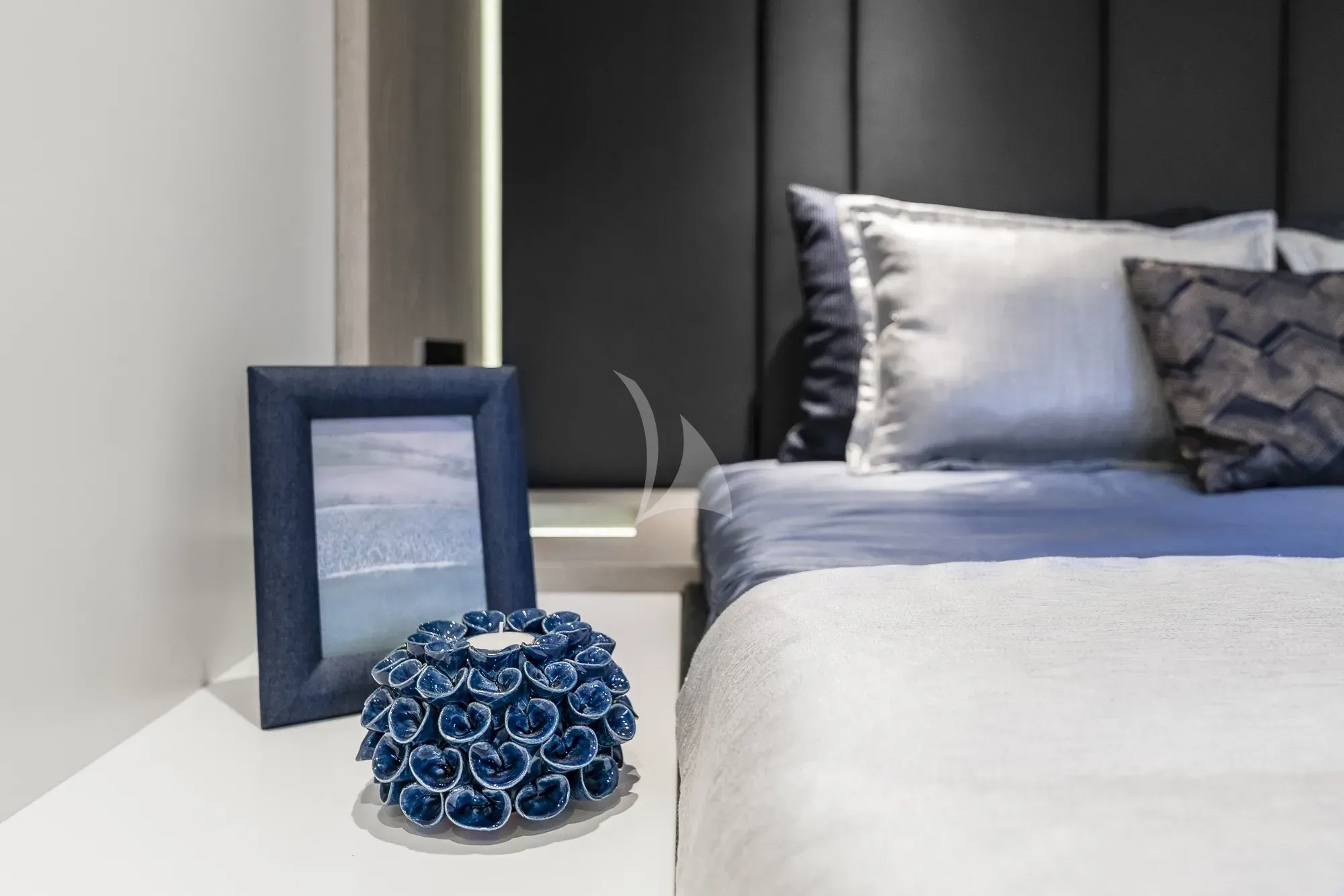 FEEL THE BLUE - photo 10