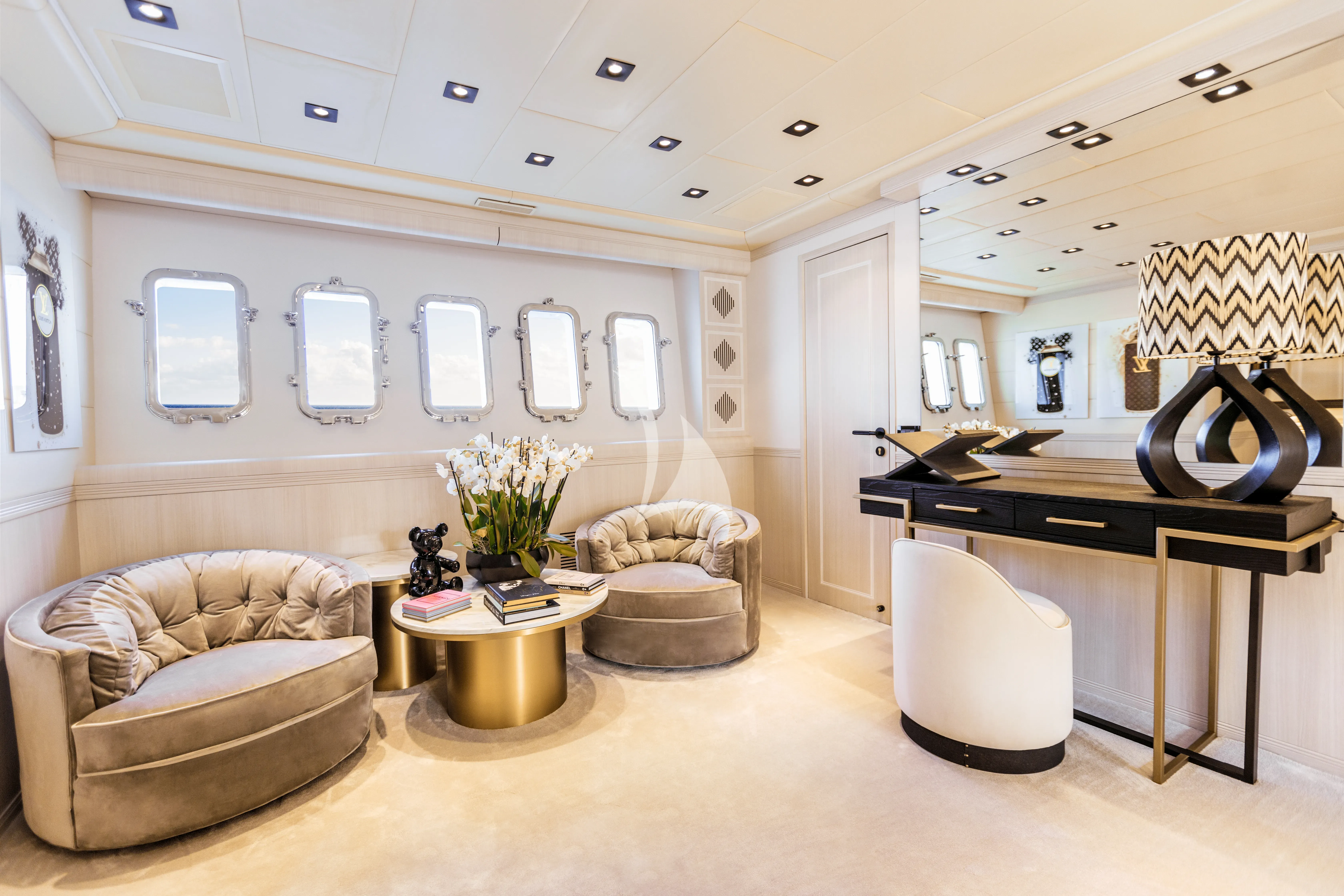 MRS GREY - lifestyle 8