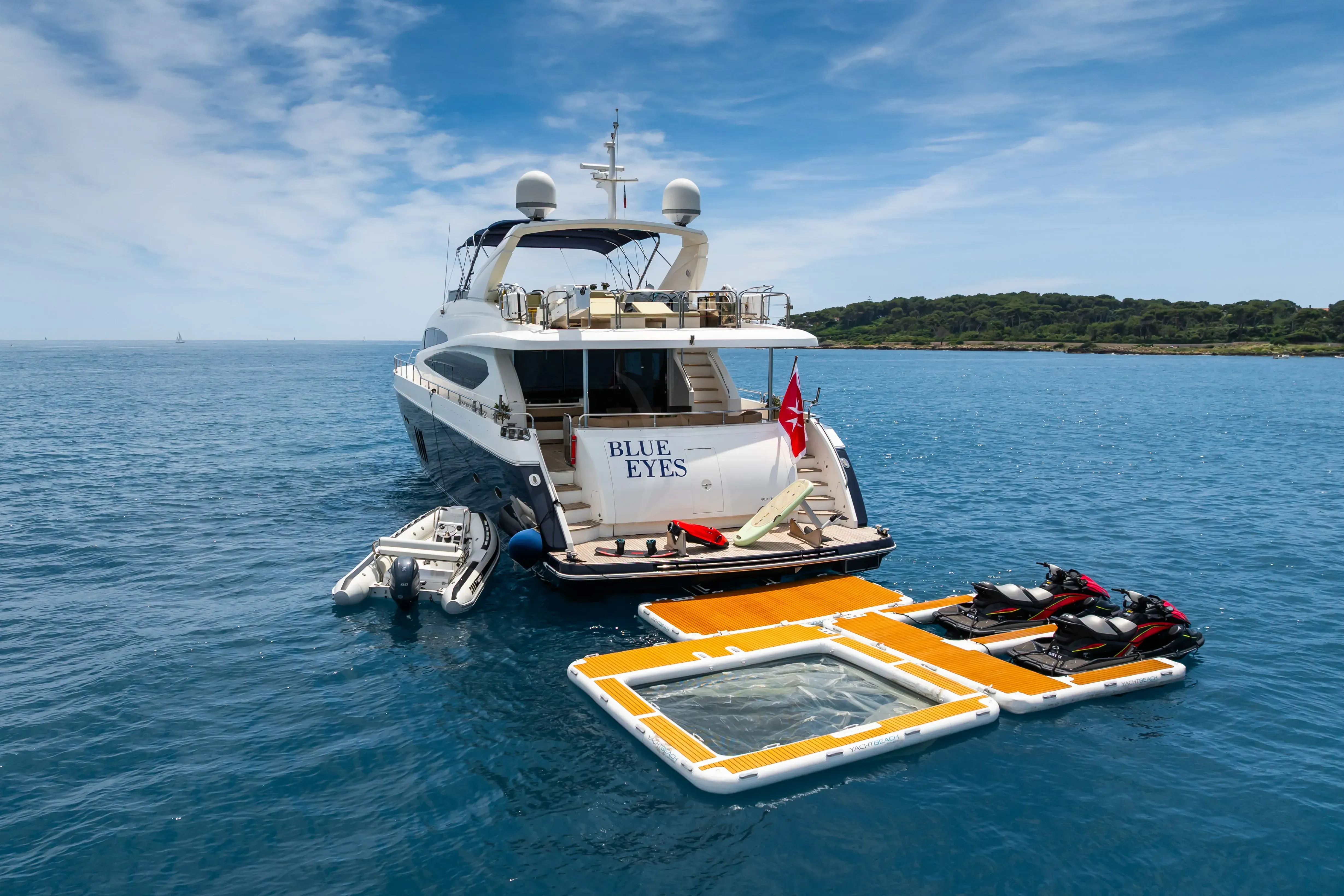 BLUE EYES yacht photo