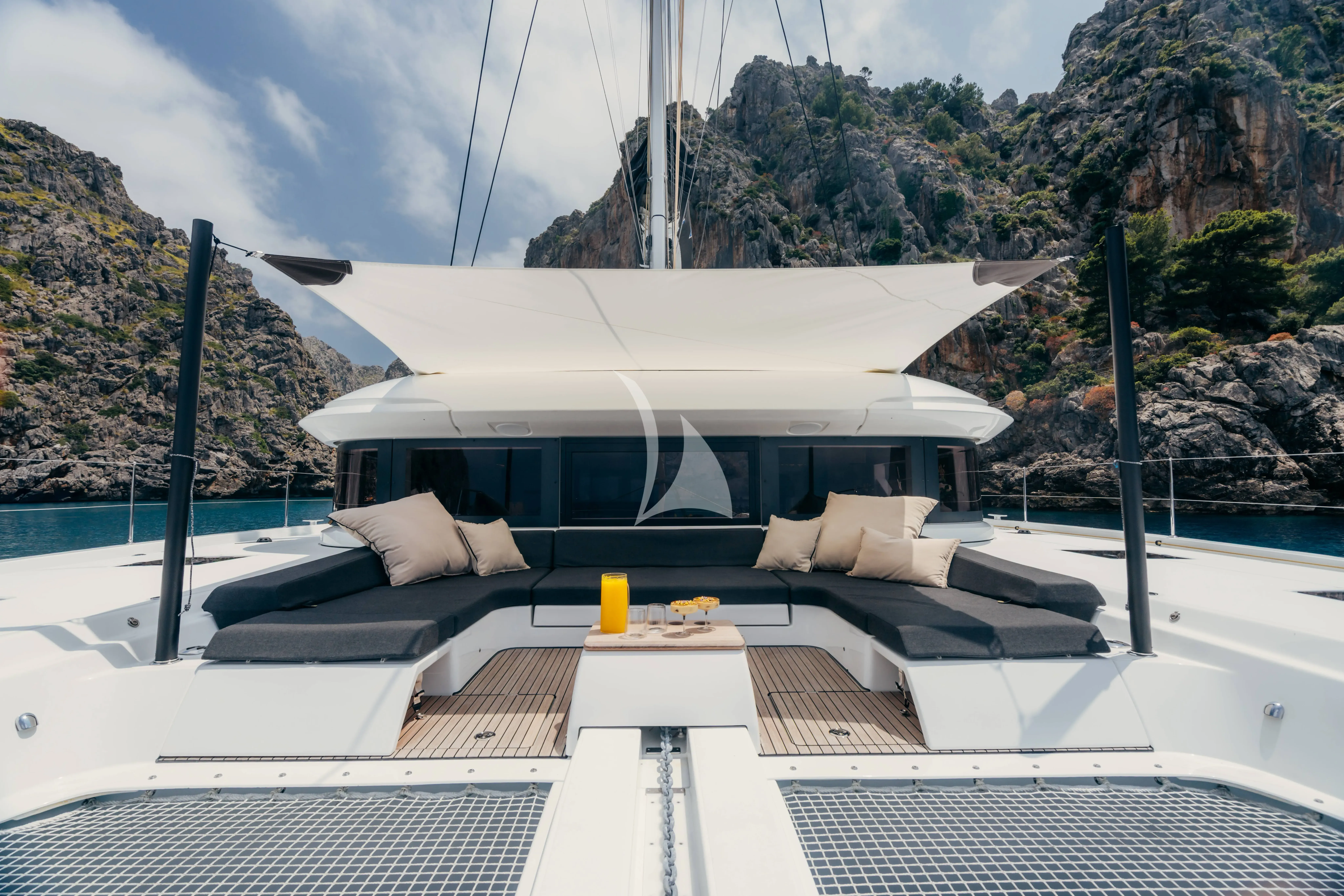 ALMOSTA ROAD yacht photo