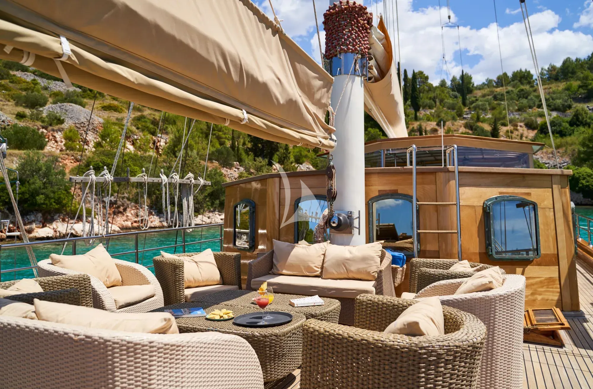 LIBRA yacht photo