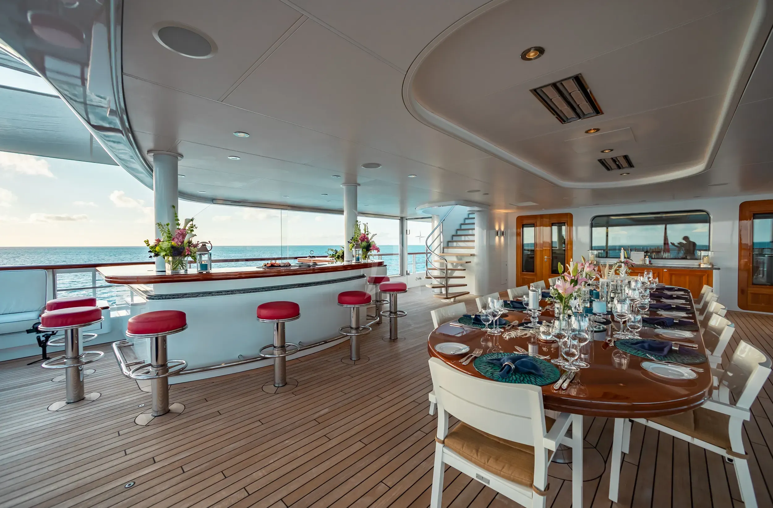 HUNTRESS yacht photo