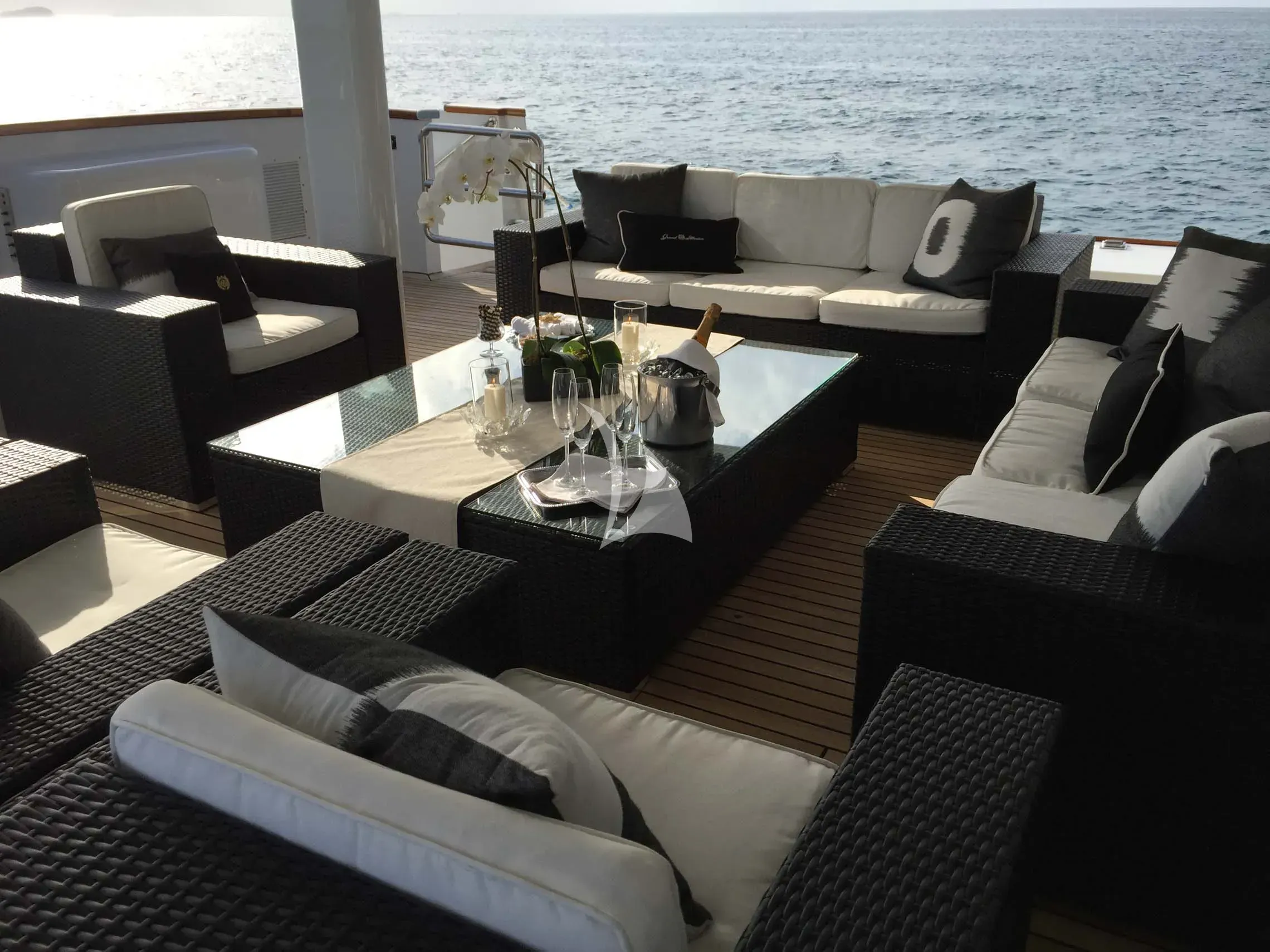 GRAND ILLUSION yacht photo