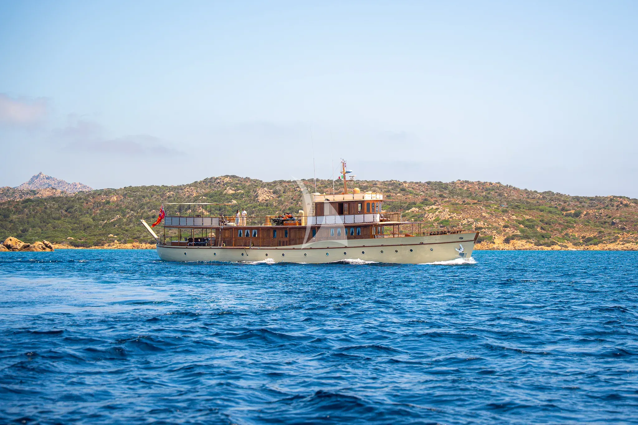 OVER THE RAINBOW OF LONDON - exterior 3