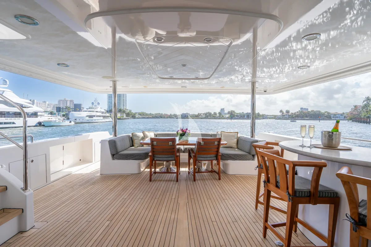 SLEEPOVER yacht photo