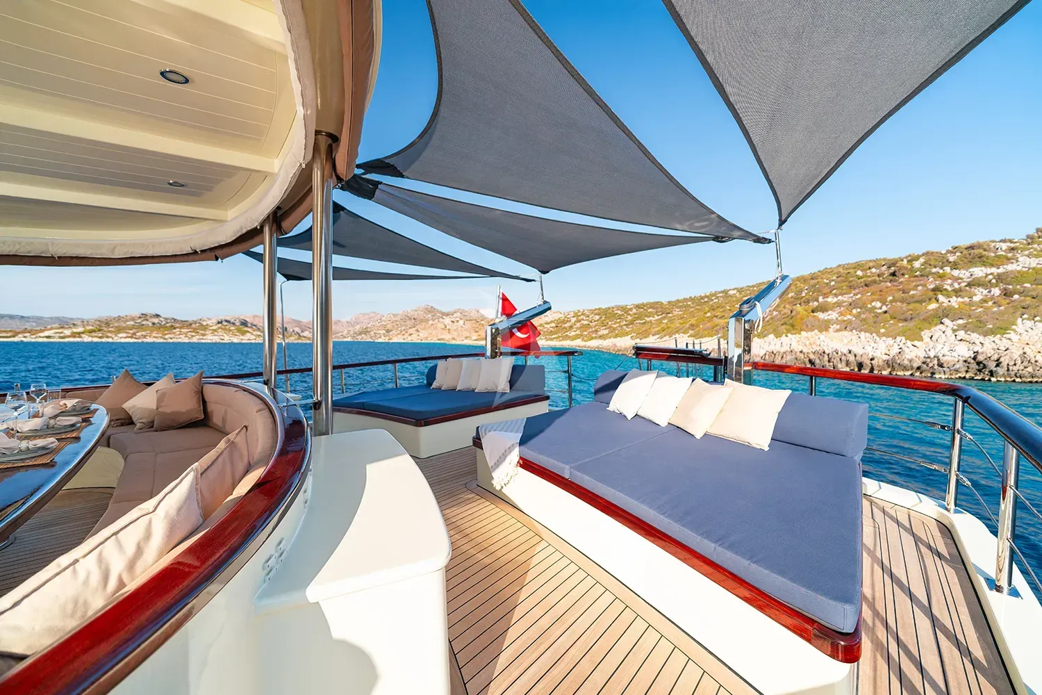 ALWAYS SMILE yacht photo