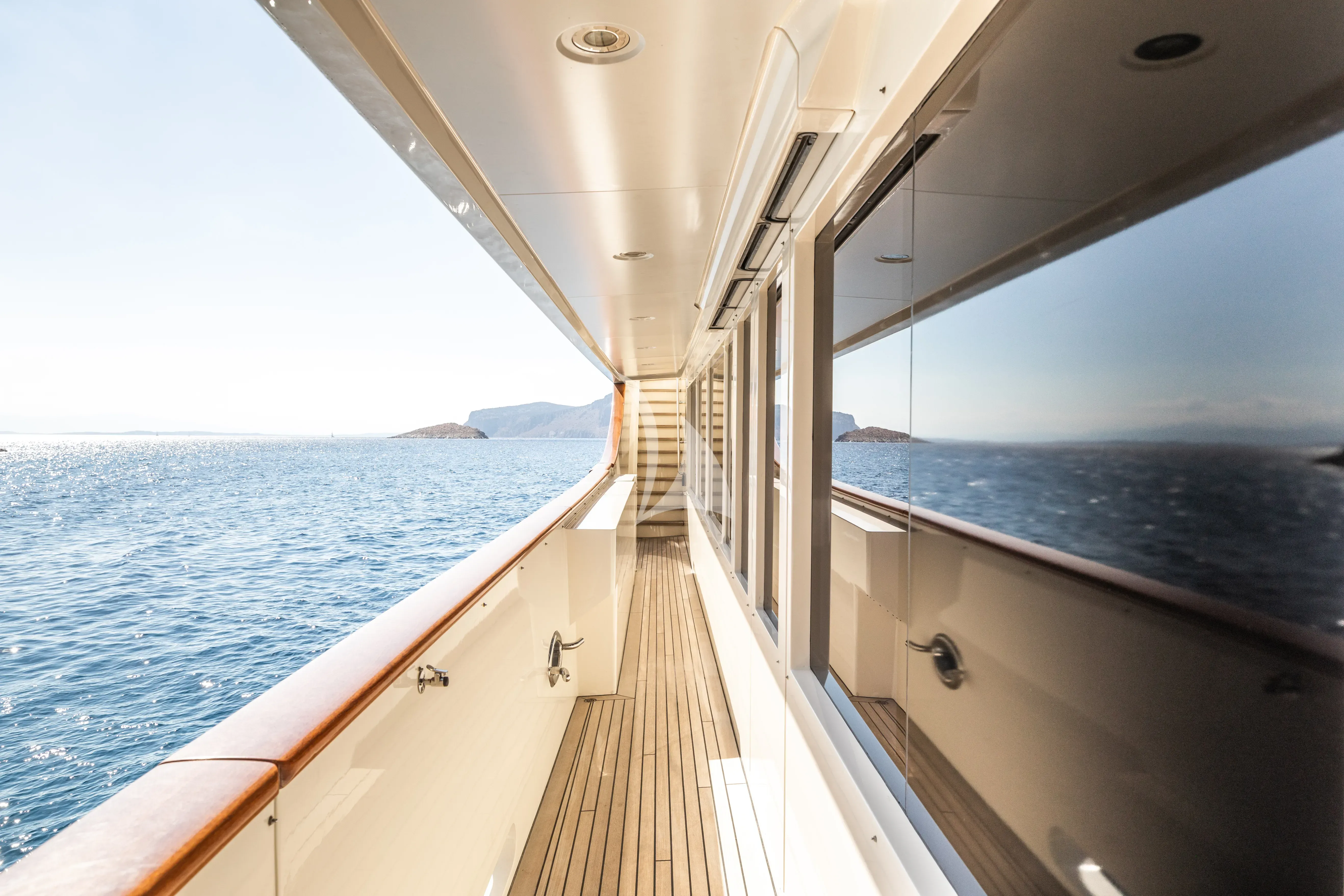 GHOST III yacht photo