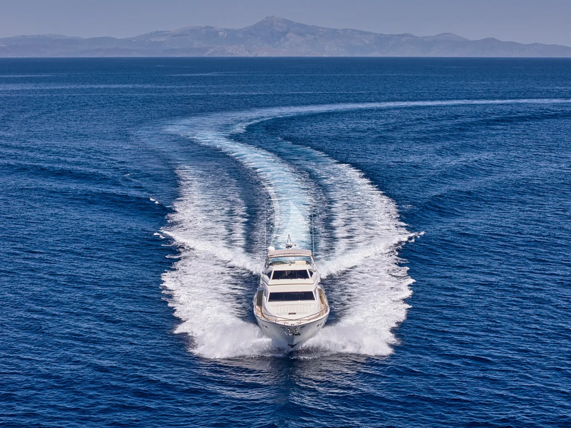 APEΙRON BLUE yacht photo