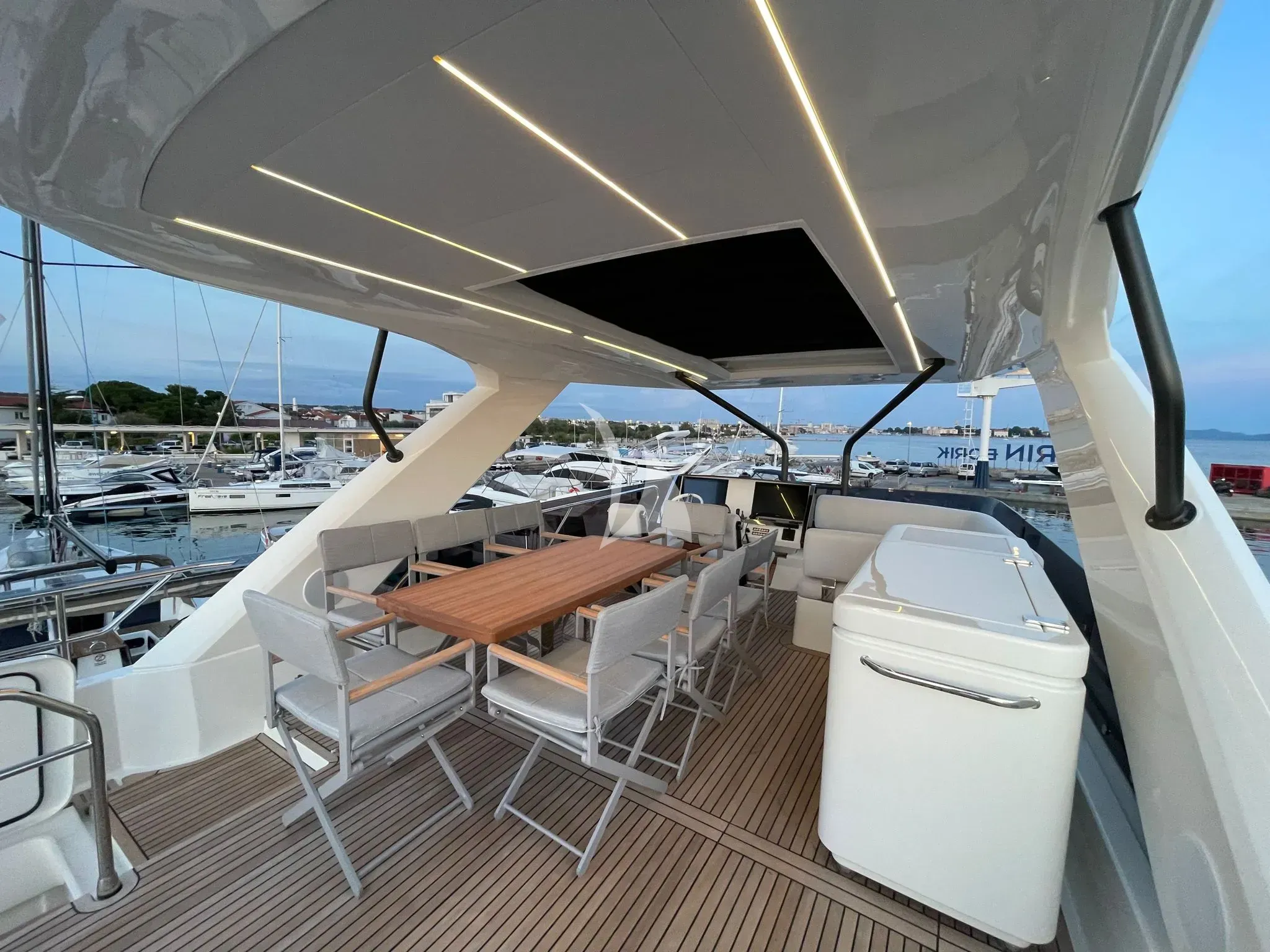 BAZINGA yacht photo