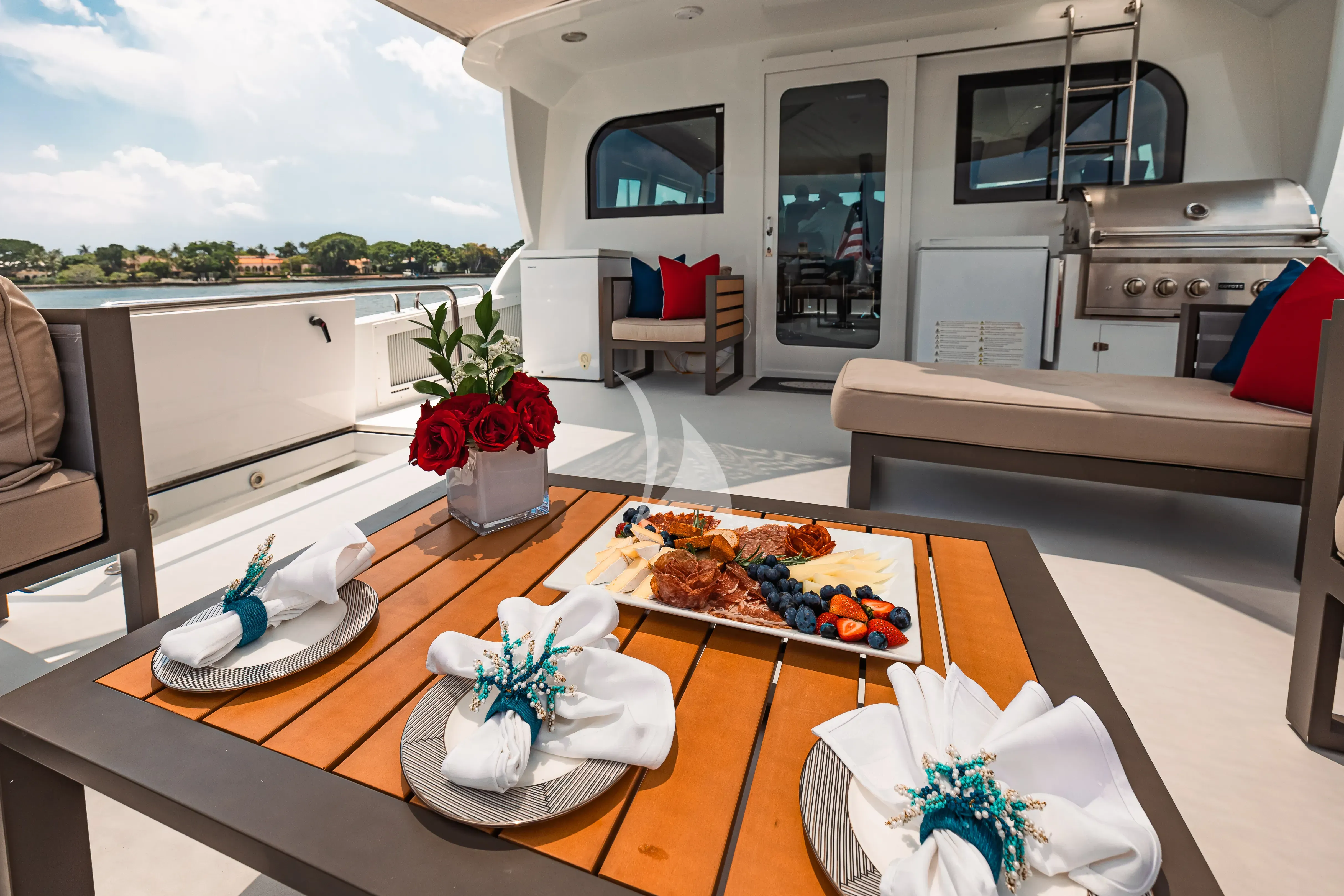 INDY yacht photo