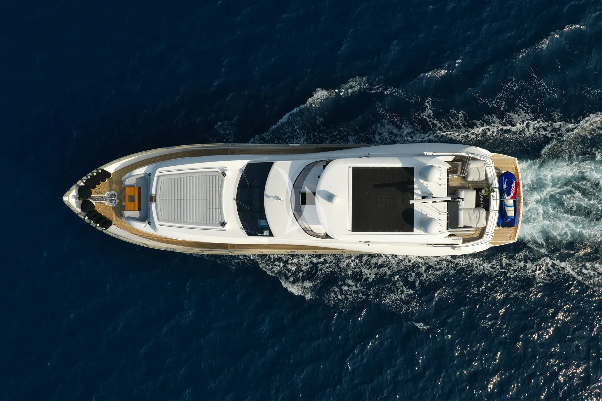 QUANTUM yacht photo