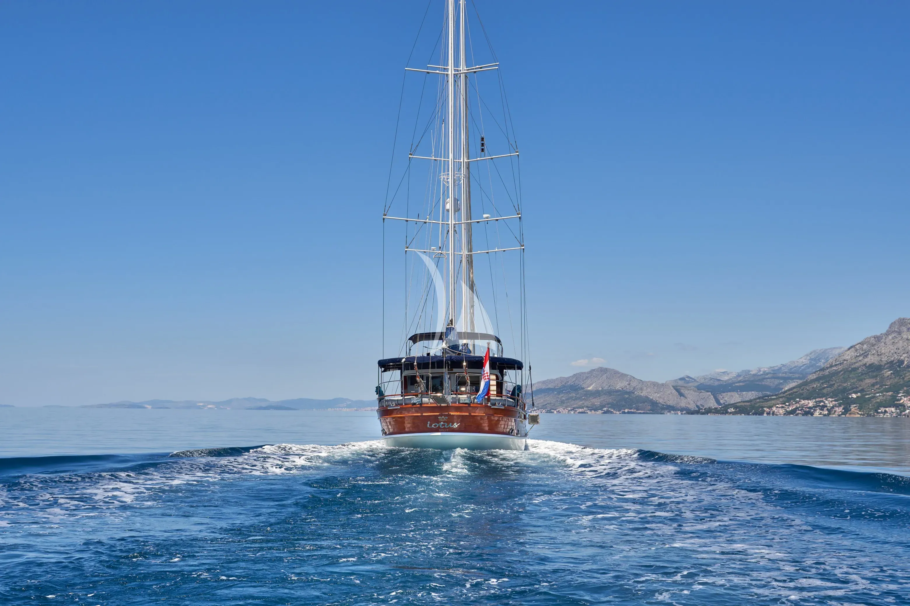LOTUS yacht photo