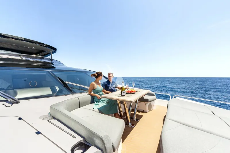 JUNIOR yacht photo