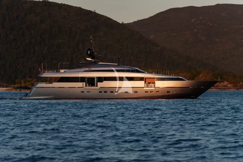 4A yacht photo