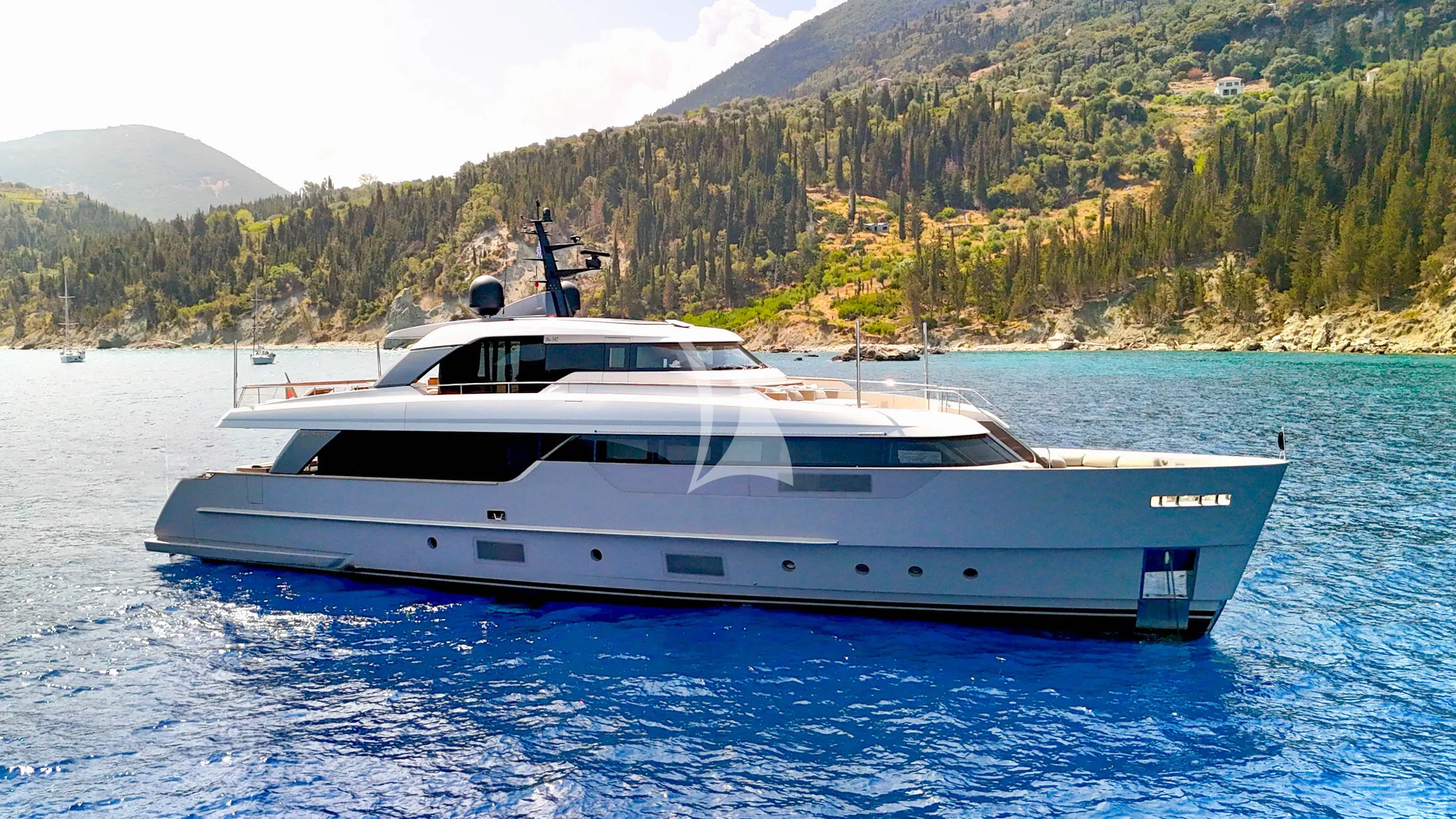 FLORI yacht photo