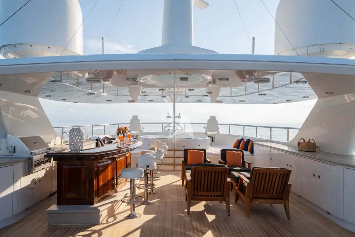 CROSSED SABRE yacht photo